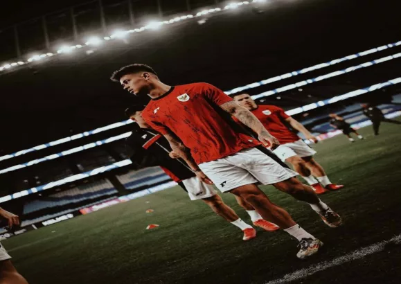 Tepis isu cedera palsu, Mees Hilgers kembali berlatih bersama FC Twente