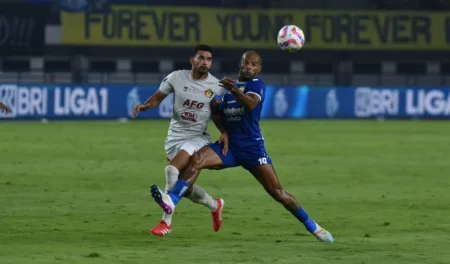 Prediksi Susunan Pemain Semen Padang vs Persib, Tanpa Nick Kuipers Di Lini Belakang Prediksi Susunan Pemain Semen Padang vs Persib, Tanpa Nick Kuipers Di Lini Belakang