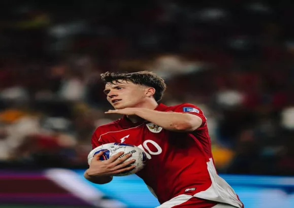 Selebrasi "Head High" Ole Romeny