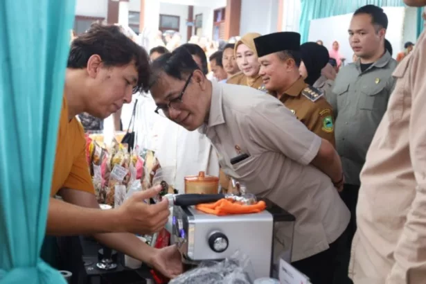 Budiman Sudjatmiko saat Berkunjung ke Kuningan