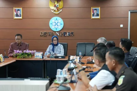 Dewan Pers Minta Penahanan Tian Bahtiar Dialihkan Selama Pemeriksaan Dewan Pers Minta Penahanan Tian Bahtiar Dialihkan Selama Pemeriksaan