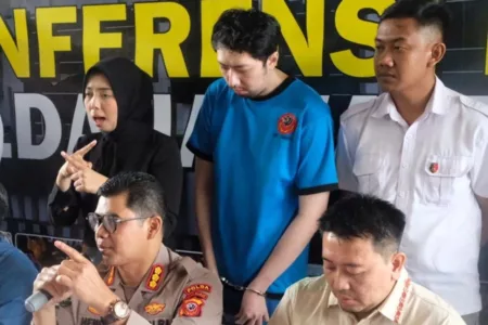 Oknum Dokter Cabul Sempat Coba Bunuh Diri Saat Hendak Ditangkap Oknum Dokter Cabul Sempat Coba Bunuh Diri Saat Hendak Ditangkap