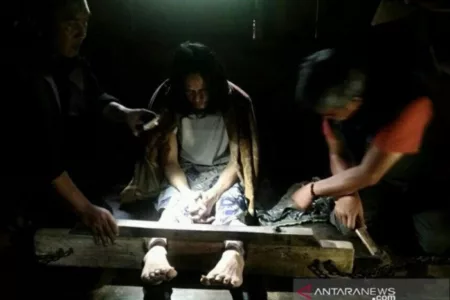 Ilustrasi Remaja Dipasung