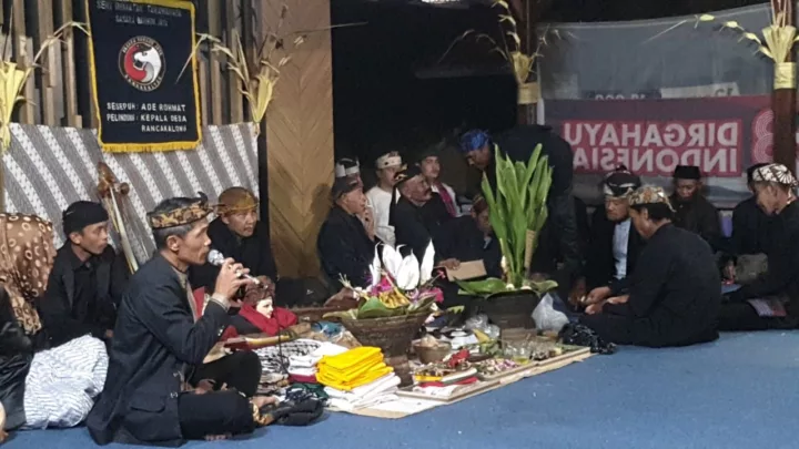 Ngalaksa Rancakalong: Merawat Warisan Leluhur Lewat Gotong Royong Budaya Ngalaksa Rancakalong: Merawat Warisan Leluhur Lewat Gotong Royong Budaya