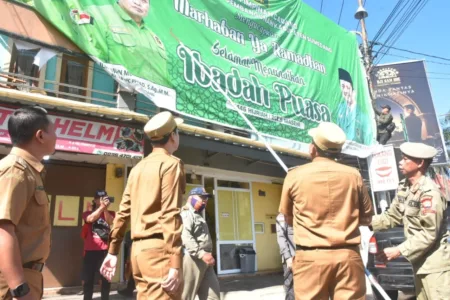 Penertiban Baliho di Sumedang