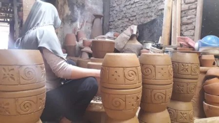 Sentra Produksi Gerabah Keramik Plered Purwakarta