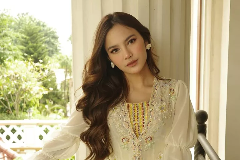 Potret Menawan Mahalini Rayakan Lebaran Pertama Setelah Mualaf (@mahaliniraharja)