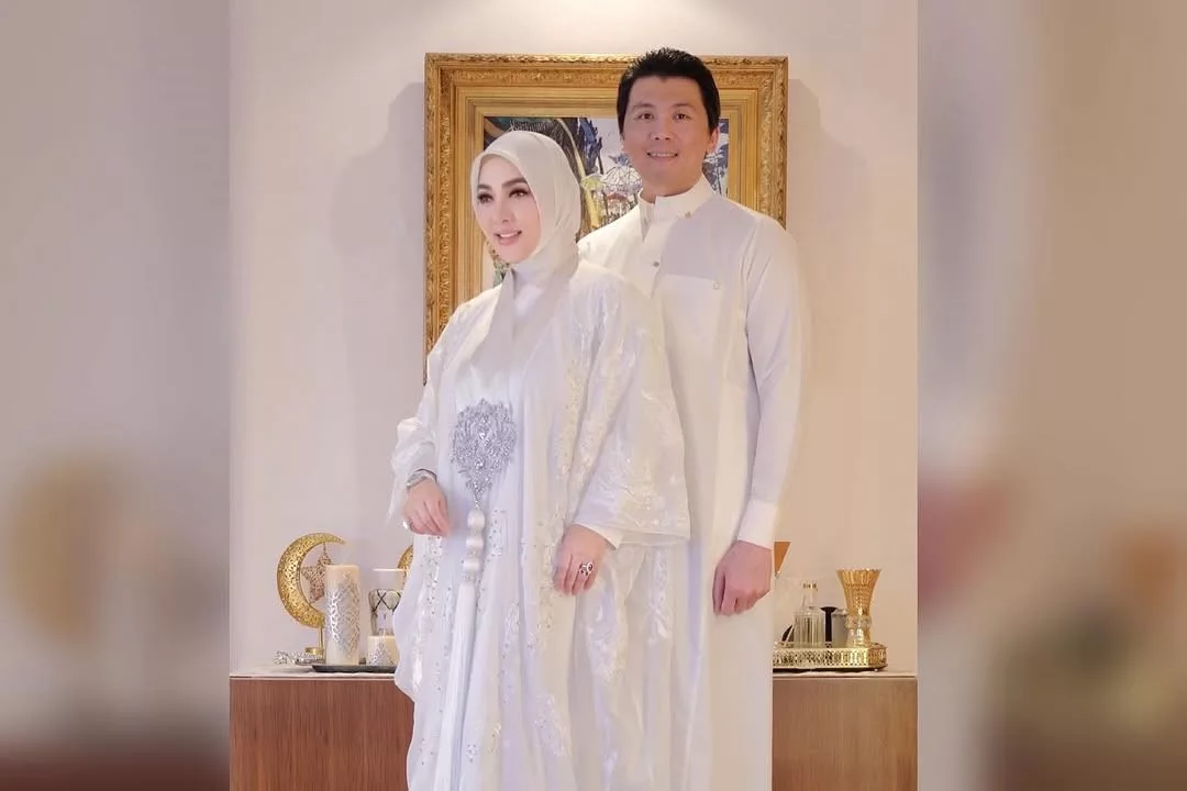 Syahrini dan Reino Barack Rayakan Lebaran Pertama Bersama Baby R (@princessyahrini)