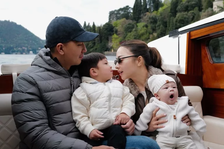 Anak Nikita Willy Ulang Tahun ke 3 Rayakan di Danau Italia (@nikitawillyofficial94)