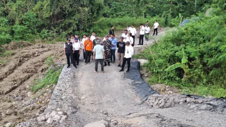 Jalan Cisumur–Nanggerang Kembali Amblas, Bupati Sumedang Tinjau dan Ambil Tindakan Jalan Cisumur–Nanggerang Kembali Amblas