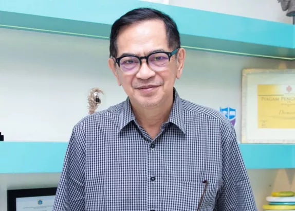 Dewi Yull Sampaikan Doa kepada Mendiang Ray Sahetapy