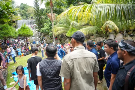 Monitoring ke Objek Wisata dan Menemukan Jalan Rusak, Om Zein Pastikan Tahun Depan Mulus Monitoring ke Objek Wisata dan Menemukan Jalan Rusak, Om Zein Pastikan Tahun Depan Mulus