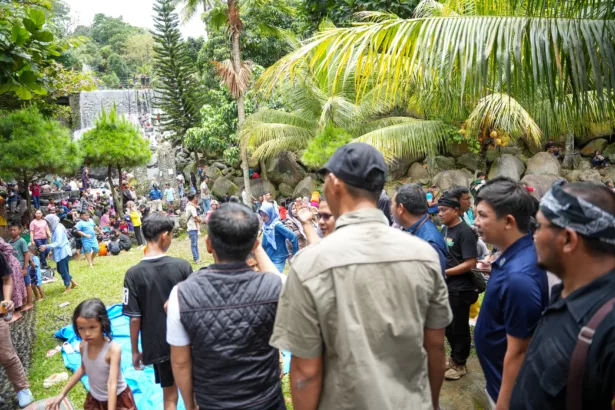 Monitoring ke Objek Wisata dan Menemukan Jalan Rusak, Om Zein Pastikan Tahun Depan Mulus