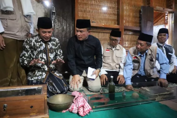 Paguyuban Keluarga Besar KH Eyang Hasan Maolani Gelar Pameran Benda Pusaka di Kuningan