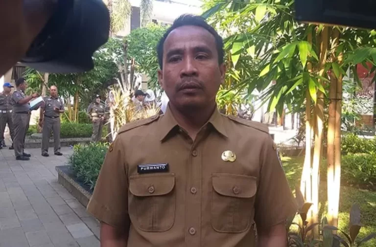 Kebijakan Seragam Lebaran Tuai Polemik, Dedi Mulyadi Resmi Dinonaktifkan