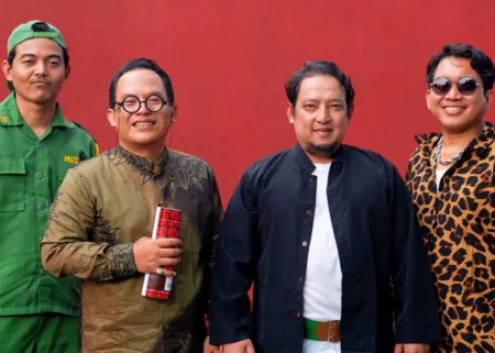 Personel Band Wali Berangkat Umrah Bersama Keluarga (@bandwaliofficial)