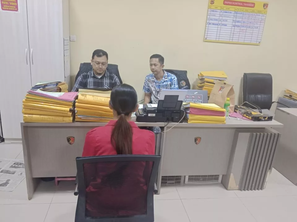 Ibu Rumah Tangga di Purwakarta Ditangkap Polisi, Diduga Tipu Ratusan Warga Lewat Arisan Bodong