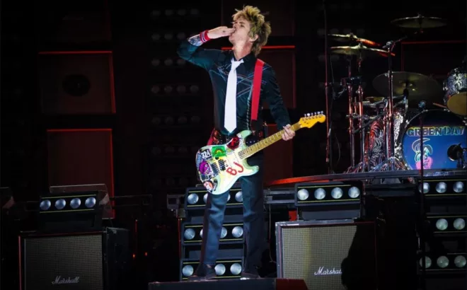 Green Day Gaungkan Dukungan Kepada Palestina di Panggung Coachella 2025 (@greenday)