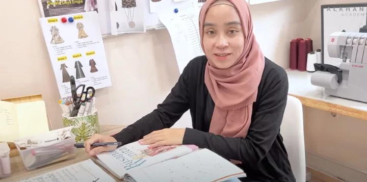 Alkhansas beri rekomendasi buku fashion design untuk pemula