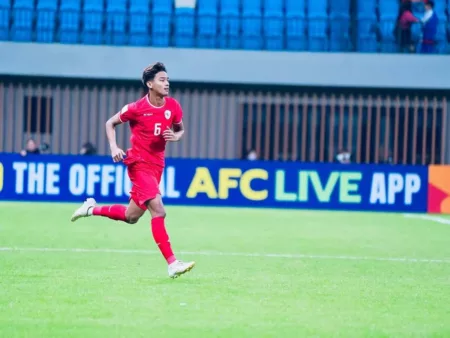 Persaingan Panas Top Skor Piala Asia U-17 2025: Evandra Florasta Kedinginan di Puncak Evandra Florasta pimpin klasemen top skor sementara Piala Asia U-17 2025 dengan 3 gol