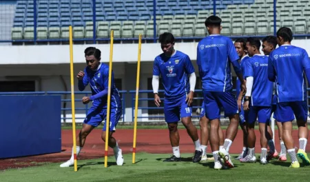 Persib Tetap Pantau Kondisi Febri Hariyadi Meski Sedang Dipinjamkan ke Persis Solo