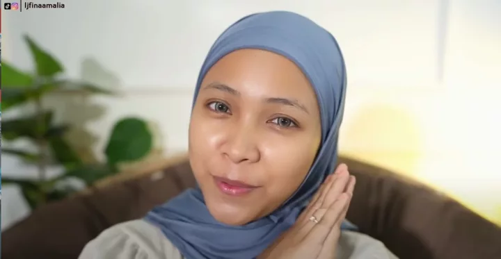Ijfina Amalia bagikan review produk makeup Beauty Charm