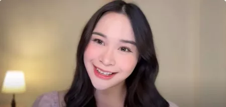 Jemima Livia: Moisturizer untuk Kulit Berminyak dan Berjerawat Jemima Livia bagikan rekomendasi moisturizer untuk kulit acne prone dan sensitif