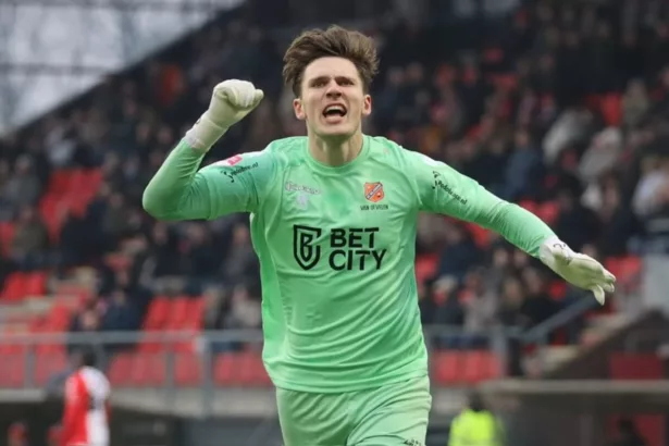 Kiper FC Volendam, Kayne van Oevelen