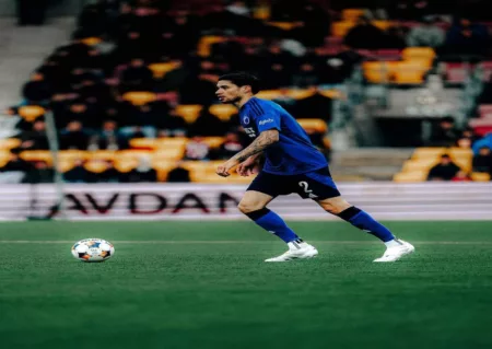 Kevin Diks mengalami cedera