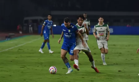 Persib vs PSS Sleman : Jalannya Pertandingan dan Brace Tyronne Del Pino