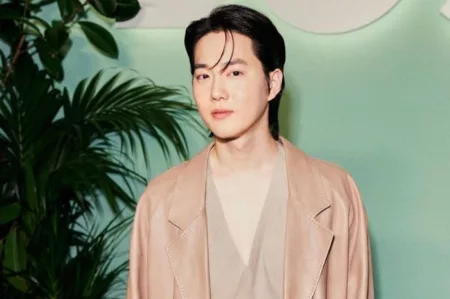 Leader EXO, Suho jadi MC di Showcase Comeback Kai Leader EXO, Suho menjadi MC showcase mini album Kai