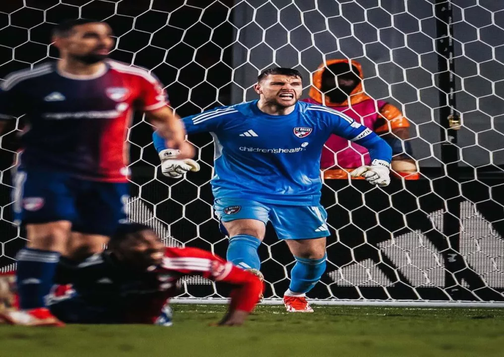 Kiper FC Dallas, Maarten Paes