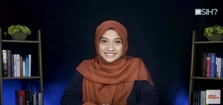 Sherly Annavita bedah buku dengan tema membangkitkan semangat