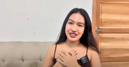 Theresia Sheren Bagikan Tips agar Fasih Berbahasa Inggris Theresia Sheren bagikan cara agar fasih bahasa Inggris