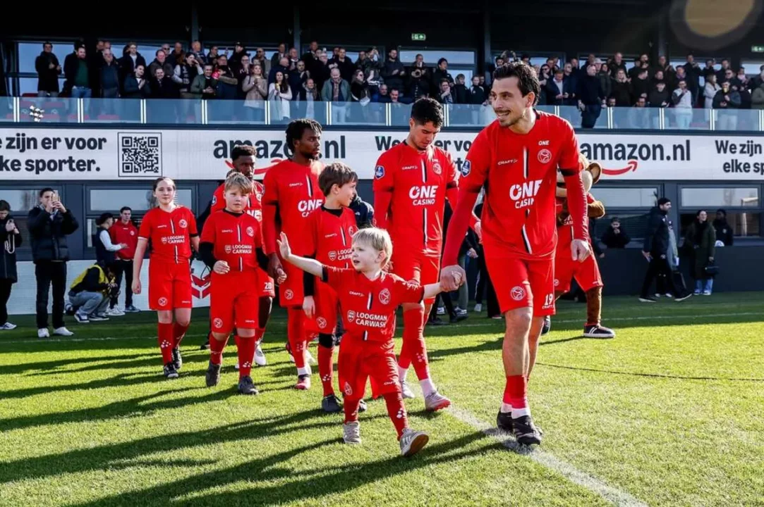 Sisa 3 pertandingan, Thom Haye terancam degradasi bersama Almere City