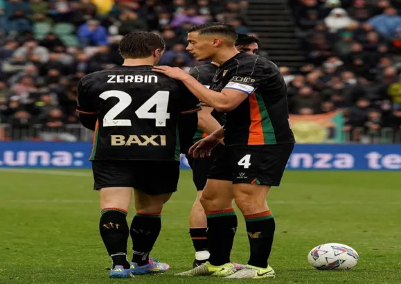 Venezia tahan imbang Lecce dengan skor 1-1