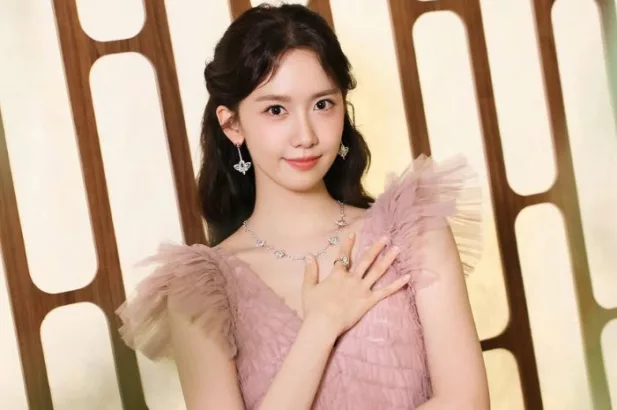 YoonA memancarkan visual legenda SM yang memukau