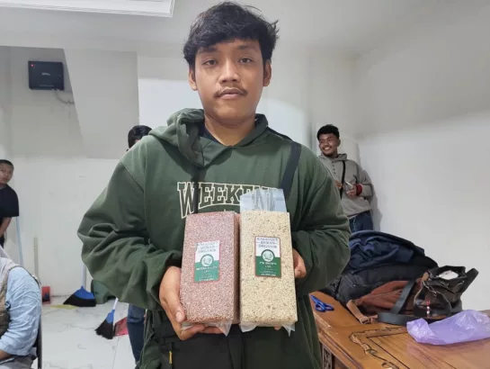 Farid petani muda yang sukses kembangkan Beras Organik