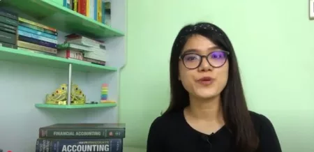 Debri berikan rekomendasi buku untuk mahasiswa jurusan akutansi
