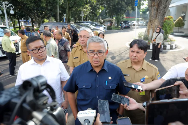50 Siswa SMA Bandung Ikuti Pendidikan Karakter di Barak Militer Rindam Cikole