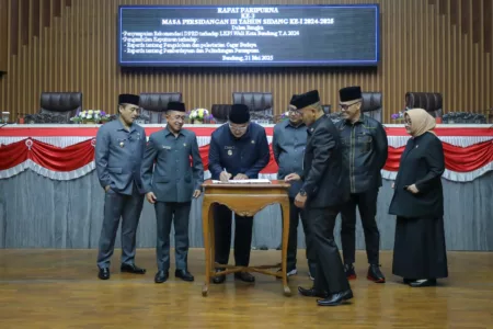 DPRD Kota Bandung Sahkan Dua Raperda Strategis dan Sampaikan Rekomendasi LKPJ 2024