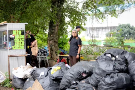 Marah Besar! Wali Kota Farhan Murka saat Tinjau Palaguna, Pemkot Bandung Segel Lahan Hiburan Ilegal di Pusat Kota