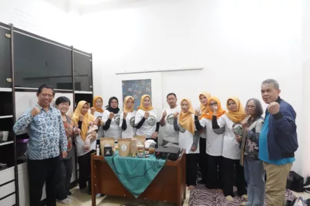 Ibu-ibu UMKM Cikajang Kabupaten Garut