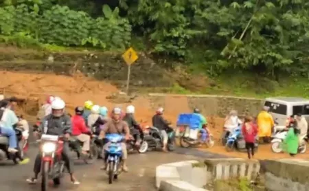 Jalan Utama Majalengka-Kuningan Ditutup