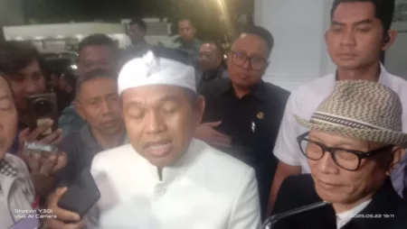 Gubernur Jawa Barat Dedi Mulyadi dan Ketua DPRD Jabar Bucky Wikagoe