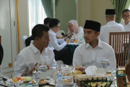 Ketua Umum Partai Solidaritas Indonesia (PSI), Kaesang Pangarep Sambangi BUpati Bandung Dadang Supriatna
