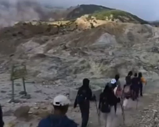 Pesona Garut Pikat Pelancong Libur Waisak: Kawah Papandayan Juara