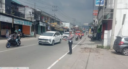 Polres Garut Proaktif Atasi Lonjakan Kendaraan dengan One Way Efektif