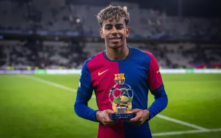 Lamine Yamal Pemain Muda FC Barcelona