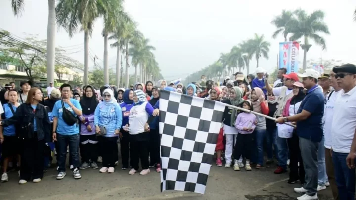 Kolaborasi Buruh, Pengusaha dan Pemerintah Meriahkan Puncak May Day 2025 Sumedang Peringatan Hari Buruh Internasional (May Day) 2025 di Sumedang